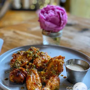 food, chicken wings and fried chicken