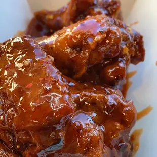 chicken wings and fried chicken, fried chicken wings, food, bbq chicken, chicken wings, poultry, bbq wings, fried chicken, chicken