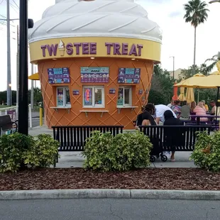 Twistee Treat