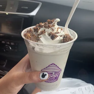 Small Reese&apos;s cup twirl