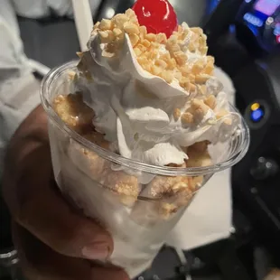 Cheesecake sundae