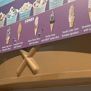 Menu showing the vanilla fancy WITH Oreo cookie dust but in reality it has no toppings