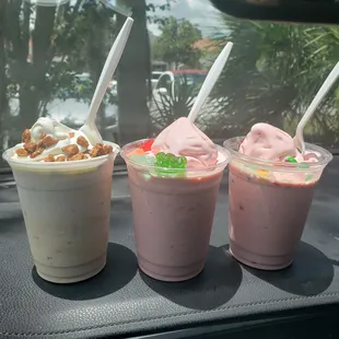 Kiddie sized ice cream cups.