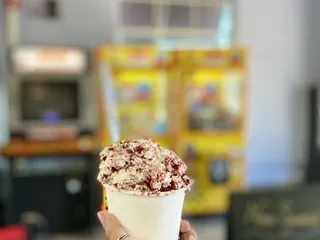Abracadabra Ice Cream Factory