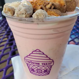 Strawberry Vanilla twisty w/butterfinger &amp; cookie dough 12-19-21