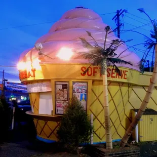 Ice cream stand in northeast Philly