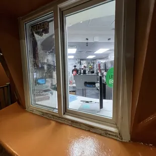 They have customers waiting but they just like to chat and do nothing
