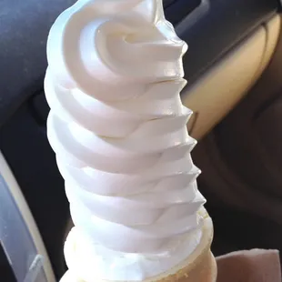 Twisty Tweet medium vanilla cone