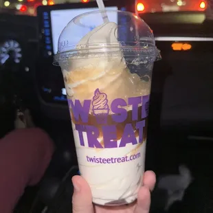 Root Beer Float (comes with extra soda from the can on the side)