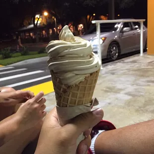 Coffee blended ice cream