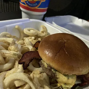 Cali burger with green chili, bacon &amp; avocado