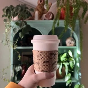 16oz vanilla oat milk latte