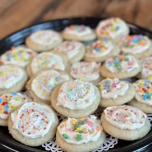  plate of cookies with sprinkles