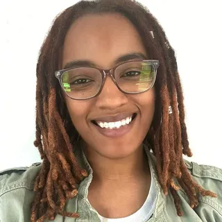Ciondra B.