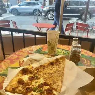 The Mets and plain slice.  A little spice, so good!