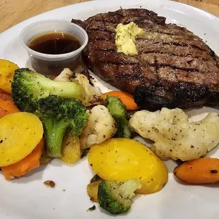 Steak and veggies