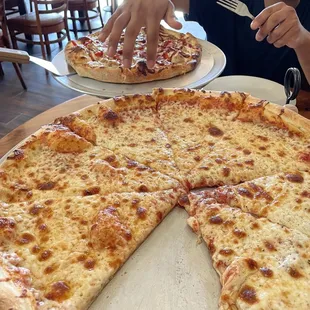 Xl cheese and med bbq chucken