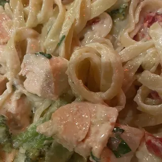 Fettuccine al Salmone