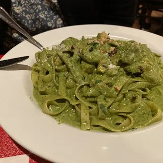 Fettuccine al Pesto