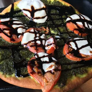 Caprese flatbread