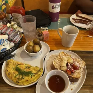 Seafood omelette and french toast