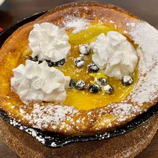 Dutch Baby Pancake (lemon curd &amp; blueberries)