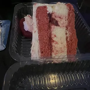 Strawberry crunch cake