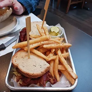 BLT and seasoned French fries