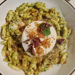 Pesto cavatelli add burrata