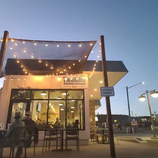 the outside of the restaurant
