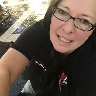 Toni R.