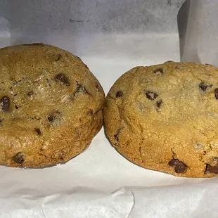 Chocolate chip and s'more cookie