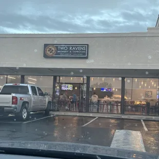 the outside of a restaurant