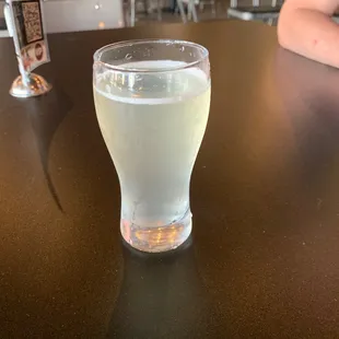 Champagne Bellini seltzer