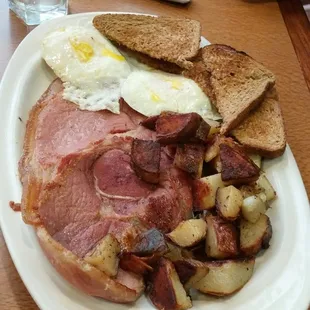 Bluegrass platter: hefty,  hefty serving of country ham.