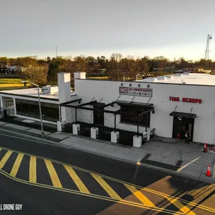 the outside of a restaurant