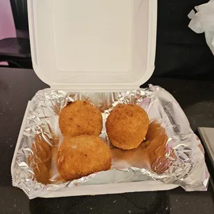 Chlobster bites