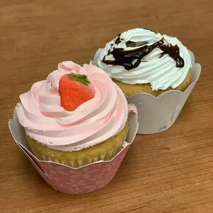 Strawberry and Boston cream pie - favorite was the cream pie!!!