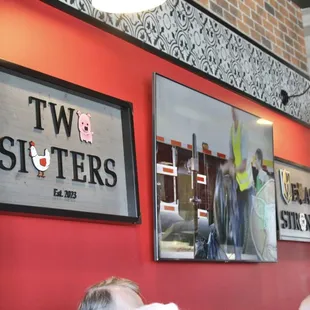 The other sister has The Streets Of New York Pizza which I took 18 of us To ! Also Great Food and Service