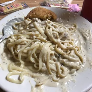 Crawfish linguine nice and spice sauce, very good even if the crawfish is fried. Enough for two people to share