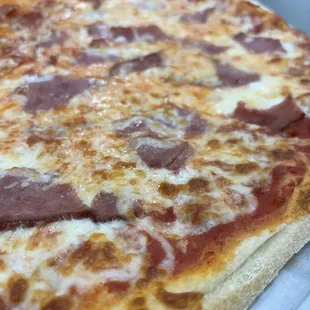 Ham pizza - plain tasting, kid-friendly