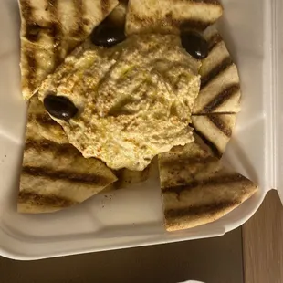 Homemade Hummus w/ Pita Bread