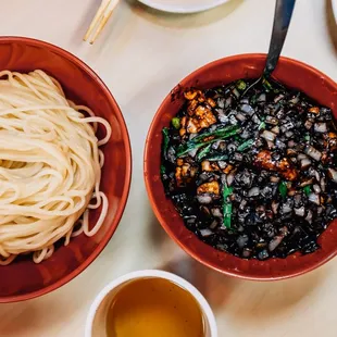 Black bean noodles (dry)