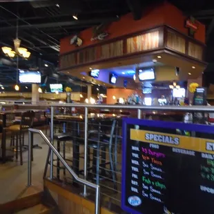 Large raised bar area in the center of the building.