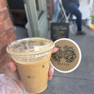 Iced Vanilla Oatmilk Latte