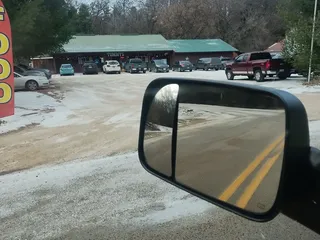 Tommy's Roadhouse saloon