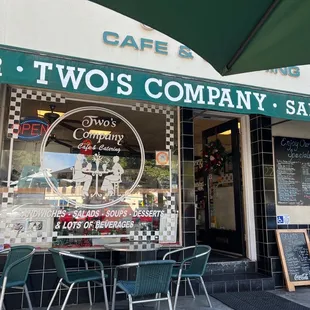 the outside of a restaurant