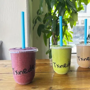 Took a pic of the ones I tried.  Left to right: Berry Wetness, Green Man-Go, Sahara Sunrise.