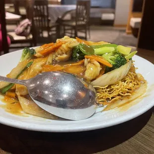 Crispy pan fried noodles with chicken