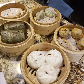 Sticky Rice in Lotus Leaf (2) 珍珠糯米雞